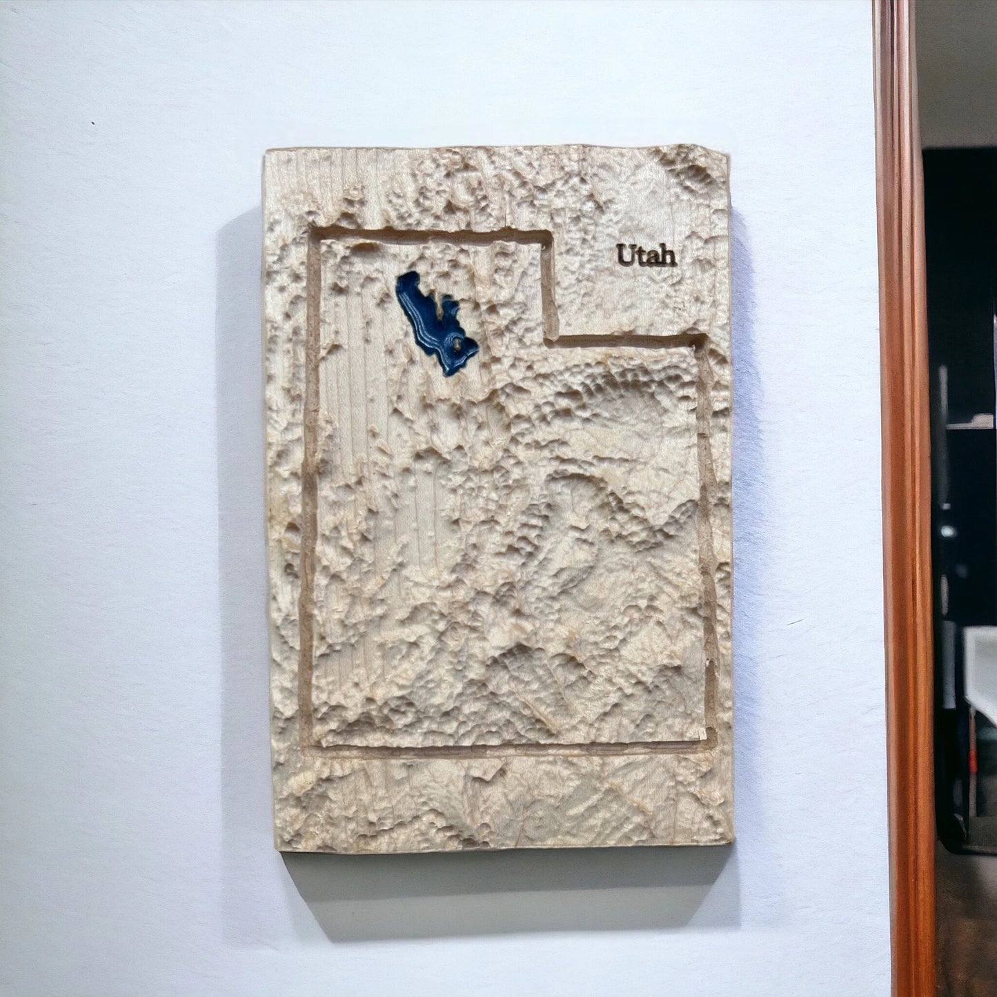 3d relief Map of Utah with a blue epoxy of great salt lake in a blue epoxy